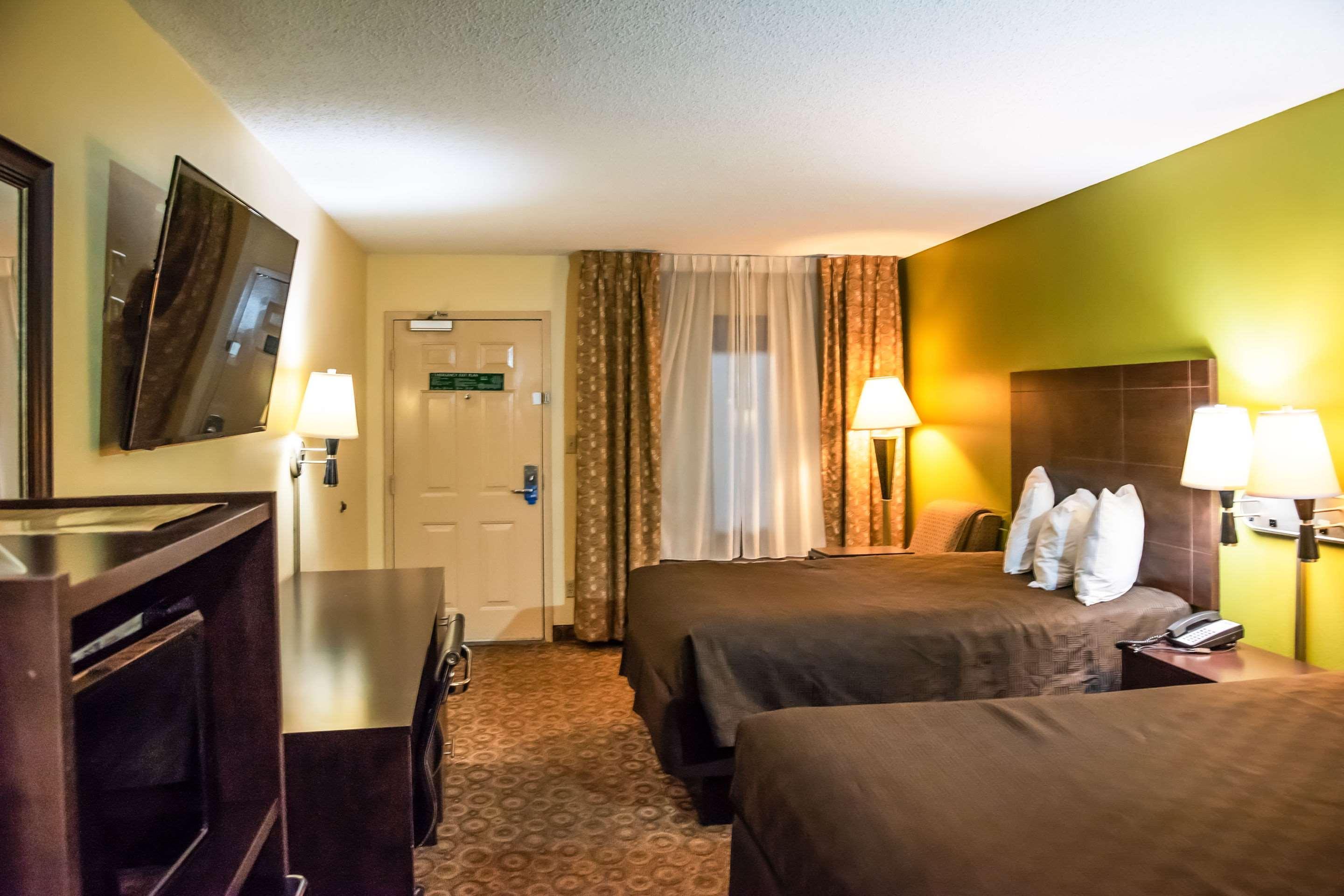 Rodeway Inn & Suites Κλάρκσβιλ Εξωτερικό φωτογραφία