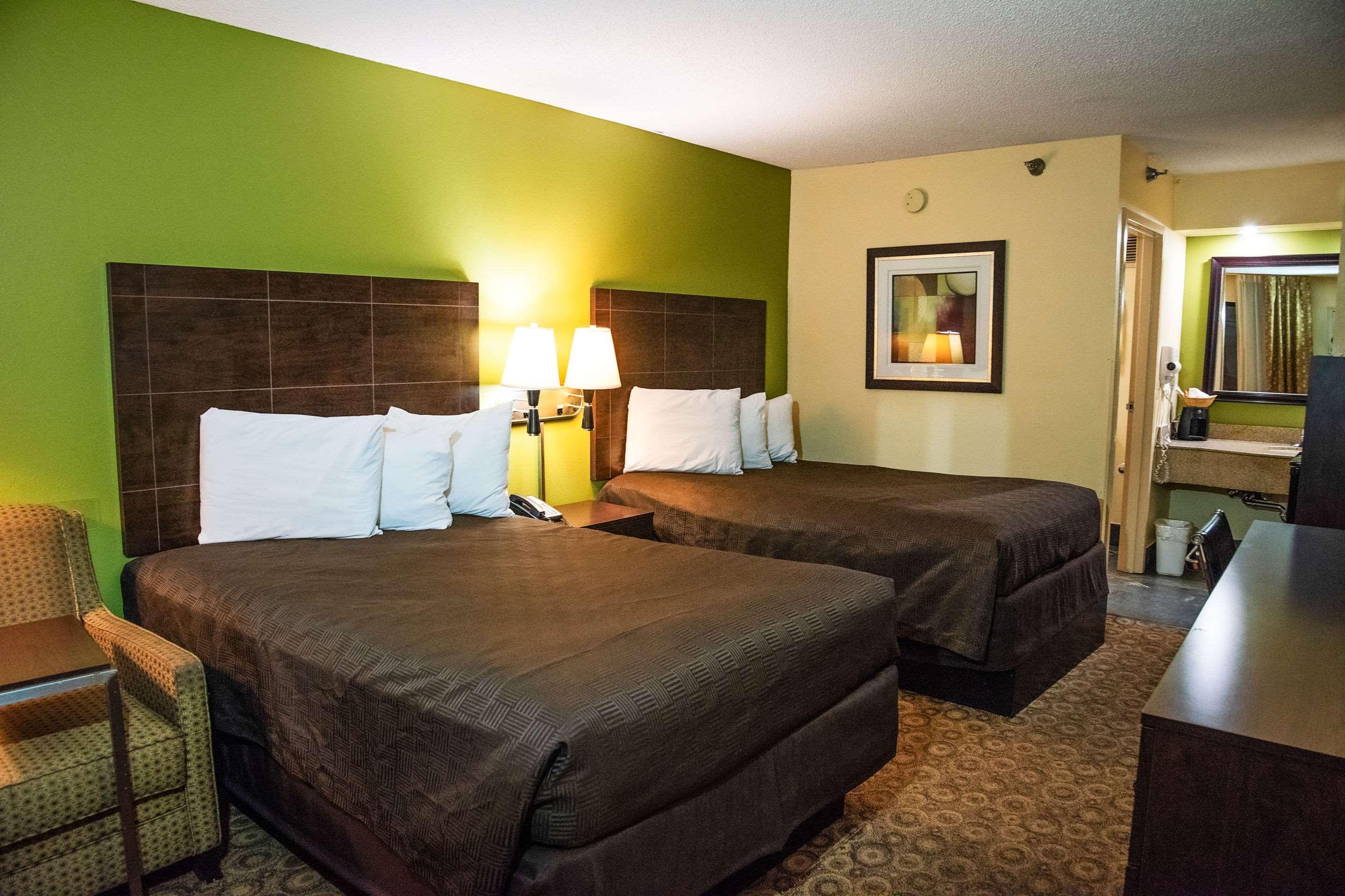 Rodeway Inn & Suites Κλάρκσβιλ Εξωτερικό φωτογραφία