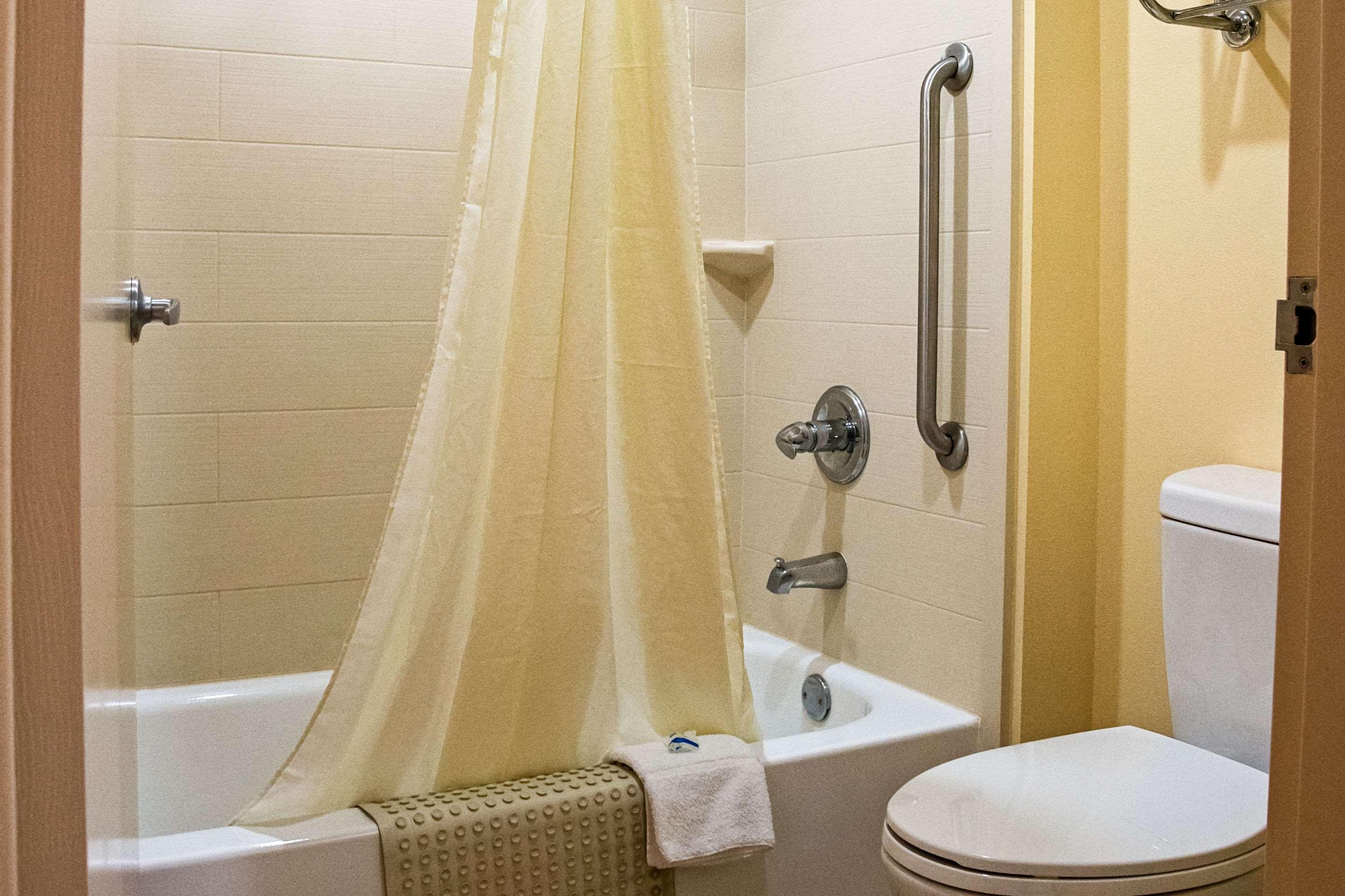 Rodeway Inn & Suites Κλάρκσβιλ Εξωτερικό φωτογραφία