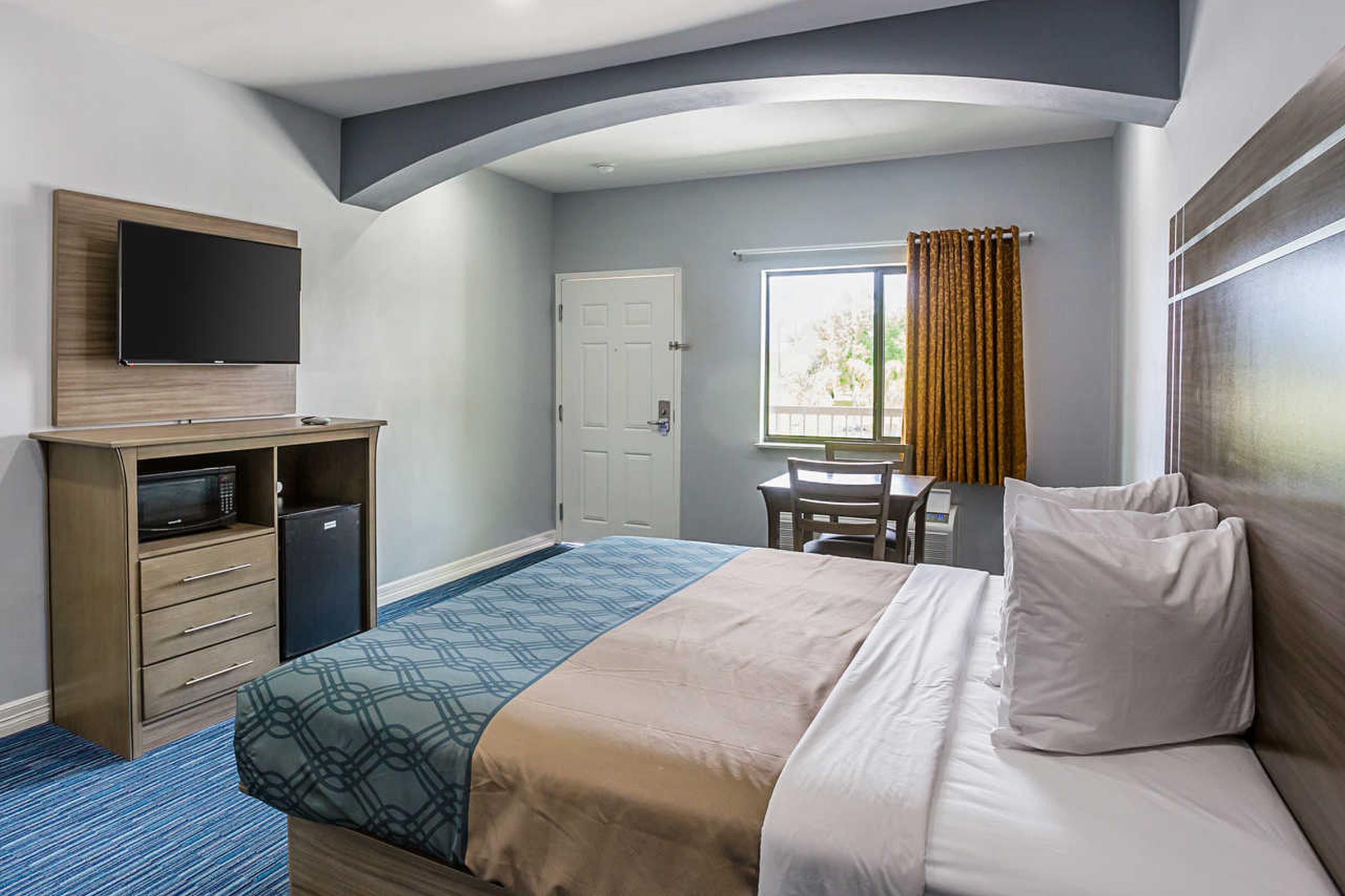 Rodeway Inn & Suites Κλάρκσβιλ Εξωτερικό φωτογραφία