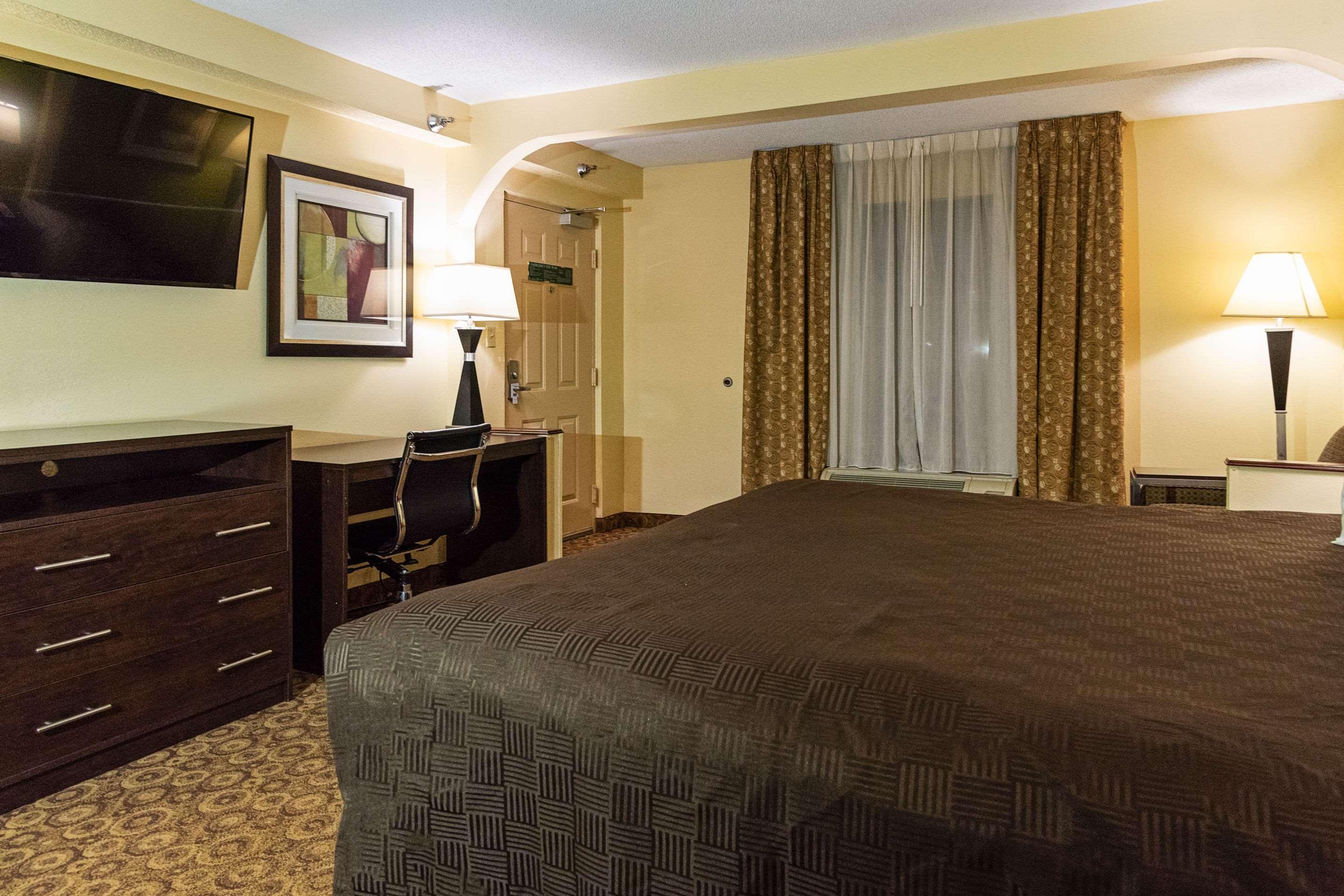 Rodeway Inn & Suites Κλάρκσβιλ Εξωτερικό φωτογραφία
