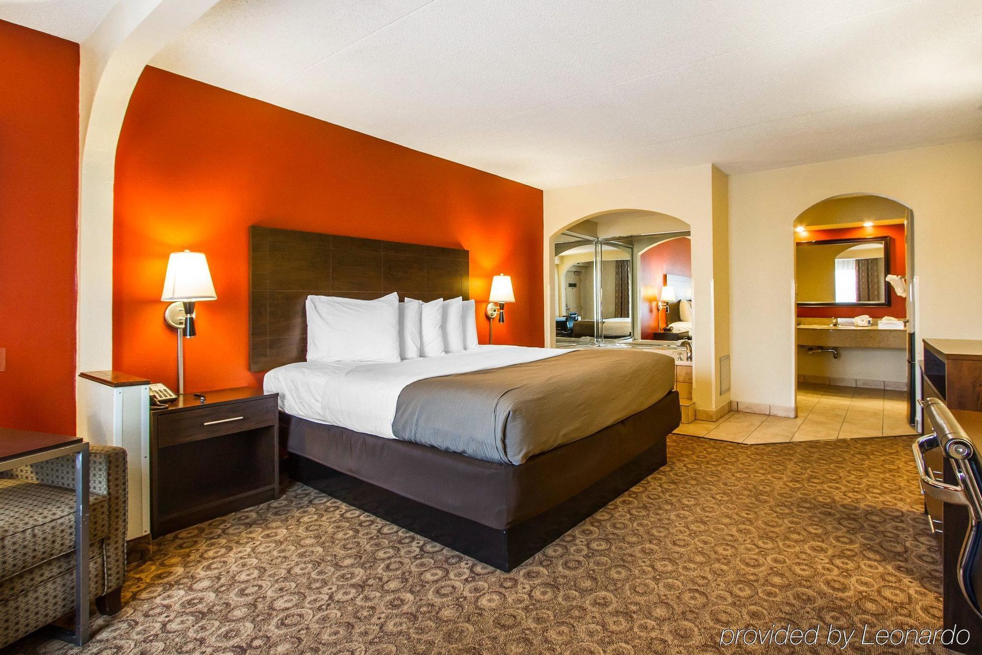 Rodeway Inn & Suites Κλάρκσβιλ Εξωτερικό φωτογραφία