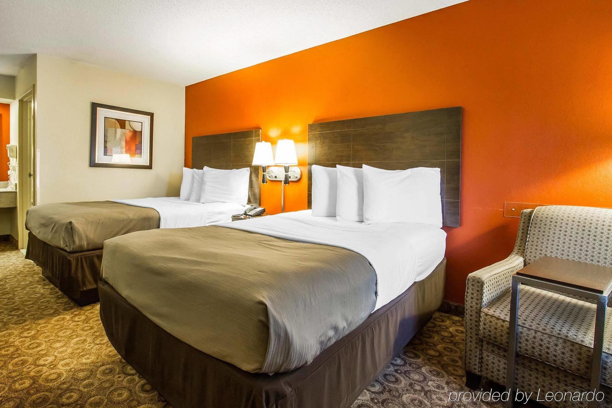 Rodeway Inn & Suites Κλάρκσβιλ Εξωτερικό φωτογραφία