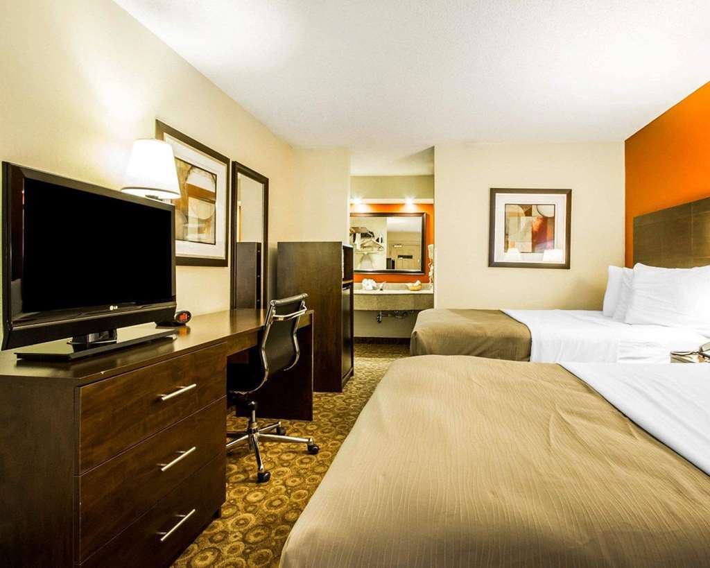 Rodeway Inn & Suites Κλάρκσβιλ Δωμάτιο φωτογραφία